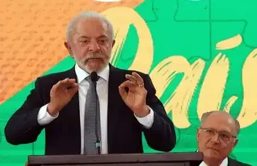 Justiça determina suspensão das redes sociais de Hytalo Santos