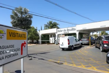 Bolsonaro recebe autorização de Moraes para visita de cartório