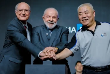Lula destaca importância da China em inauguração de montadora no Brasil