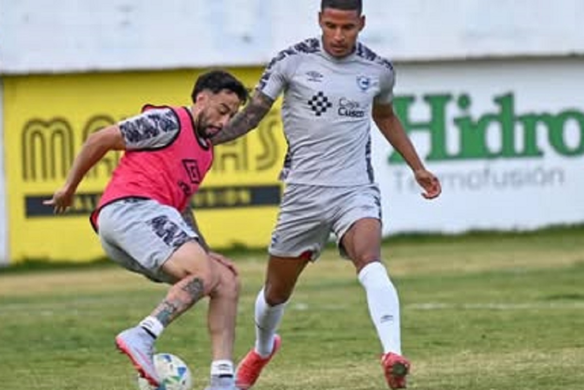 Bolívar x Cienciano: onde assistir, escalações e tudo sobre o duelo na Sul-Americana. Imagem: Divulgação Cienciano