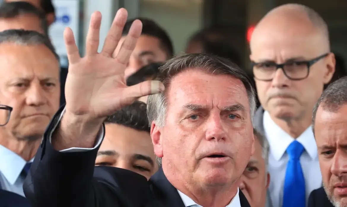 Bolsonaro buscou orientação de advogado de Trump sobre tarifaço