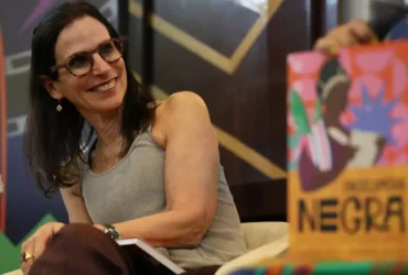 Salvador (BA), 09/08/2025 - A escritora Lilia Schwarcz fala sobre os livros Óculos de Cor e Enciclopédia Negra para Jovens Leitores no Museu Eugênio Teixeira Leal durante a Festa Literária Internacion