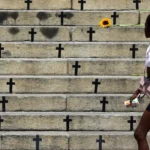 Feminicídio por arma de fogo cresce 45% no Brasil em 2025