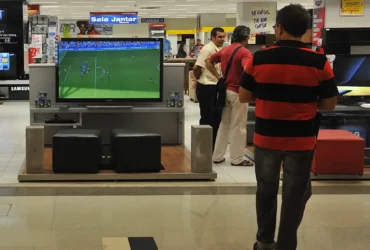 Vendas no comércio recuam 0,1% em junho após três meses de queda