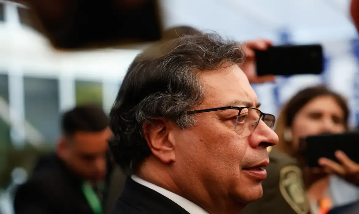 Rio de Janeiro (RJ) 18/11/2024 - O presidente da Colômbia, Gustavo Petro, fala à imprensa na 19° Reunião de Cúpula do G20, no Museu de Arte Moderna. Foto: Fernando Frazão/Agência Brasil