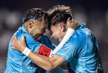 Jogadores do Santos comemoram gol sobre o Juventude. Imagem: Raul Baretta/Santos FC