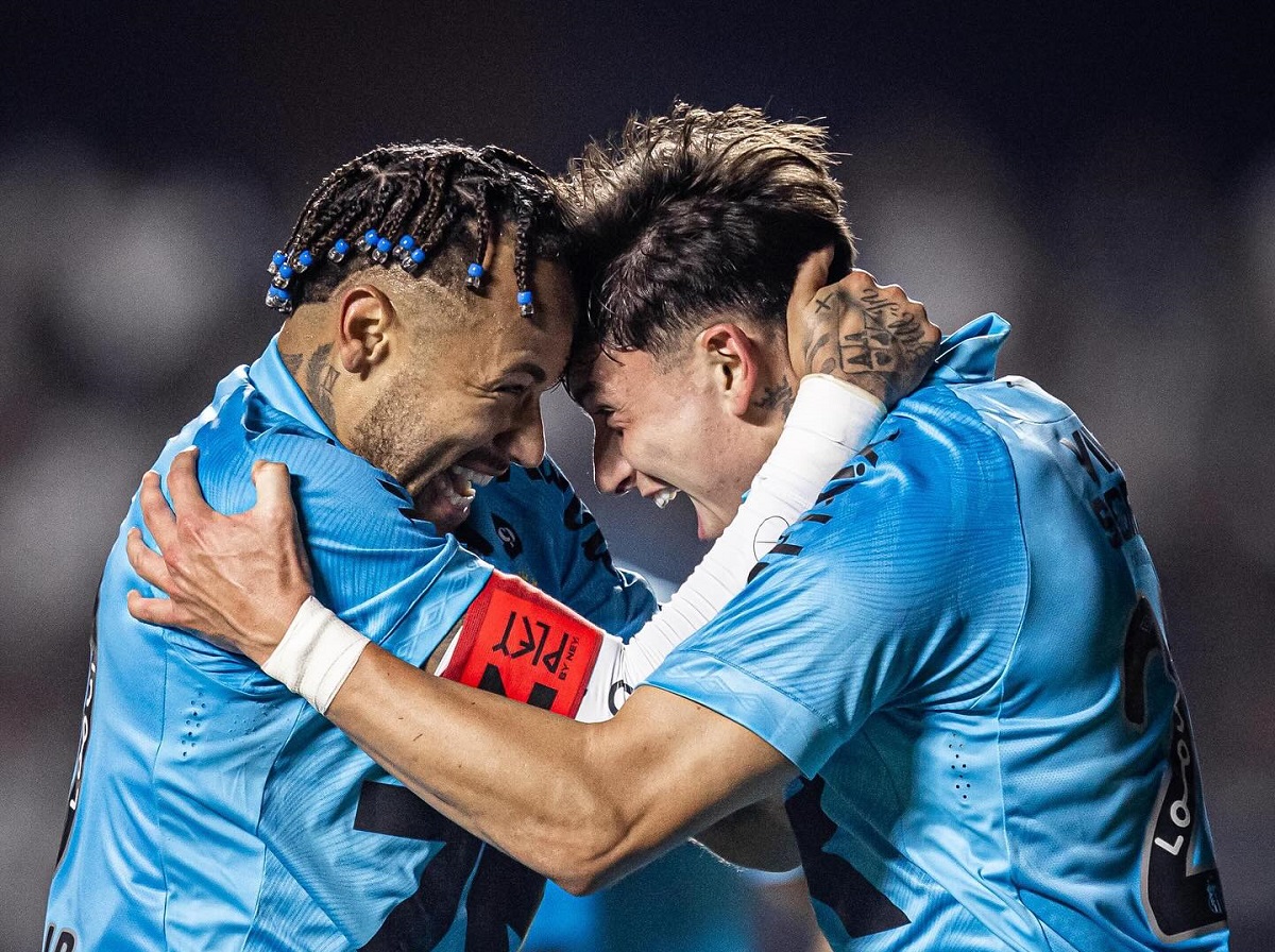 Jogadores do Santos comemoram gol sobre o Juventude. Imagem: Raul Baretta/Santos FC