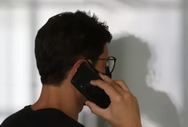 Anatel é criticada por revogar uso obrigatório do 0303