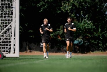 Grimsby Town x Manchester United: onde assistir ao vivo e prováveis escalações pela Copa da Liga Inglesa. Imagem: Divulgação Grimsby Town