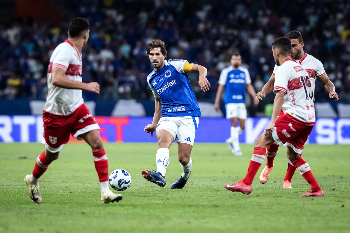 CRB x Cruzeiro: Saiba onde assistir ao vivo e confira as prováveis escalações para o duelo decisivo da Copa do Brasil. Imagem: Gustavo Aleixo/Cruzeiro