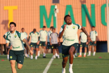 Cuiabá x Atlético-GO: onde assistir, escalações e tudo sobre o jogo da Série B. Imagem: AssCom Dourado