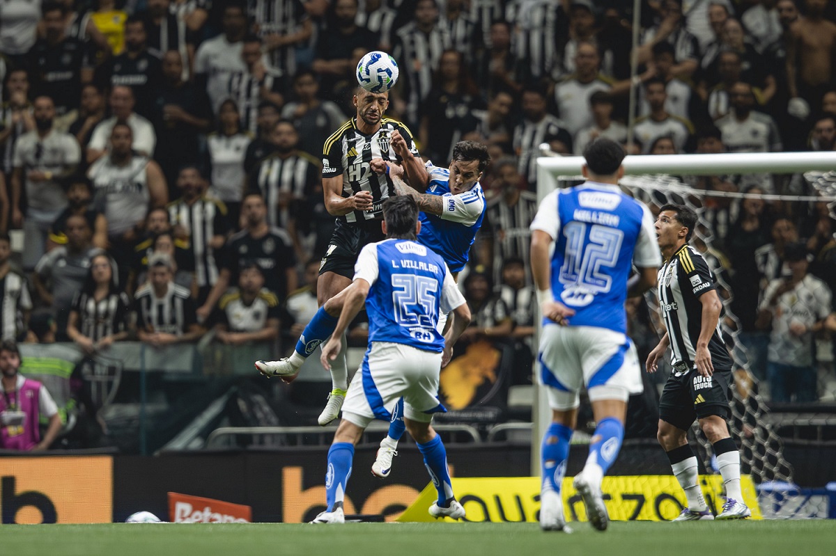 Lance do jogo entre Atlético-MG x Cruzeiro. Imagem: Pedro Souza/Atlético