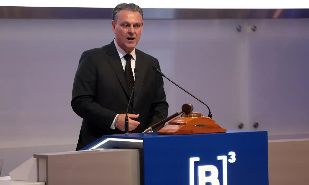 Brasil busca diálogo e mantém soberania em meio a tarifaço dos EUA