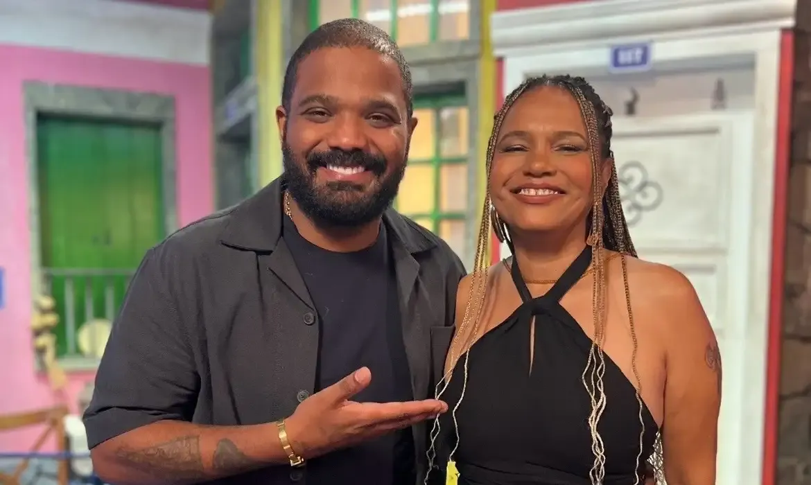 Rio de Janeiro (RJ) 21/03/2025 - Arlindinho homenageia o pai Arlindo Cruz no programa Samba na Gamboa, da TV Brasil. Frame TV Brasil