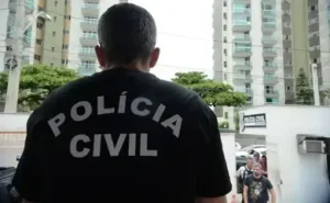 Turistas são assaltados em Copacabana e ficam nus após abordagem criminosa