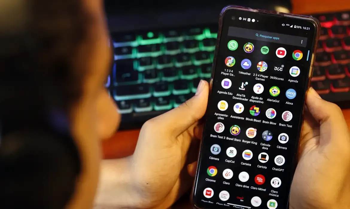 Senado votará projeto contra adultização de crianças na internet