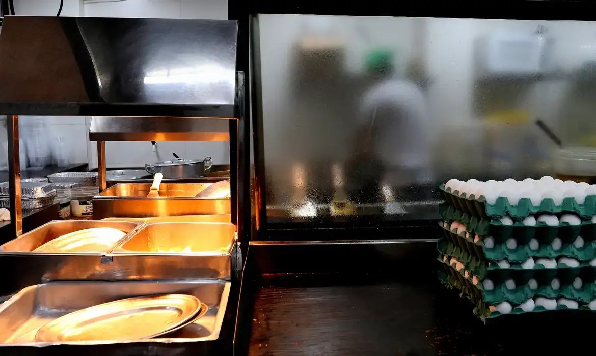 Setor de serviços atinge recorde histórico de 15,2 milhões de empregos em 2023