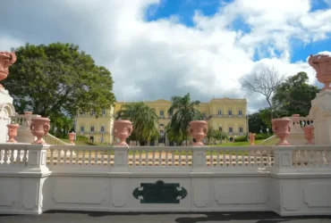 Museu Nacional reabre parcialmente e mostra reconstrução após incêndio