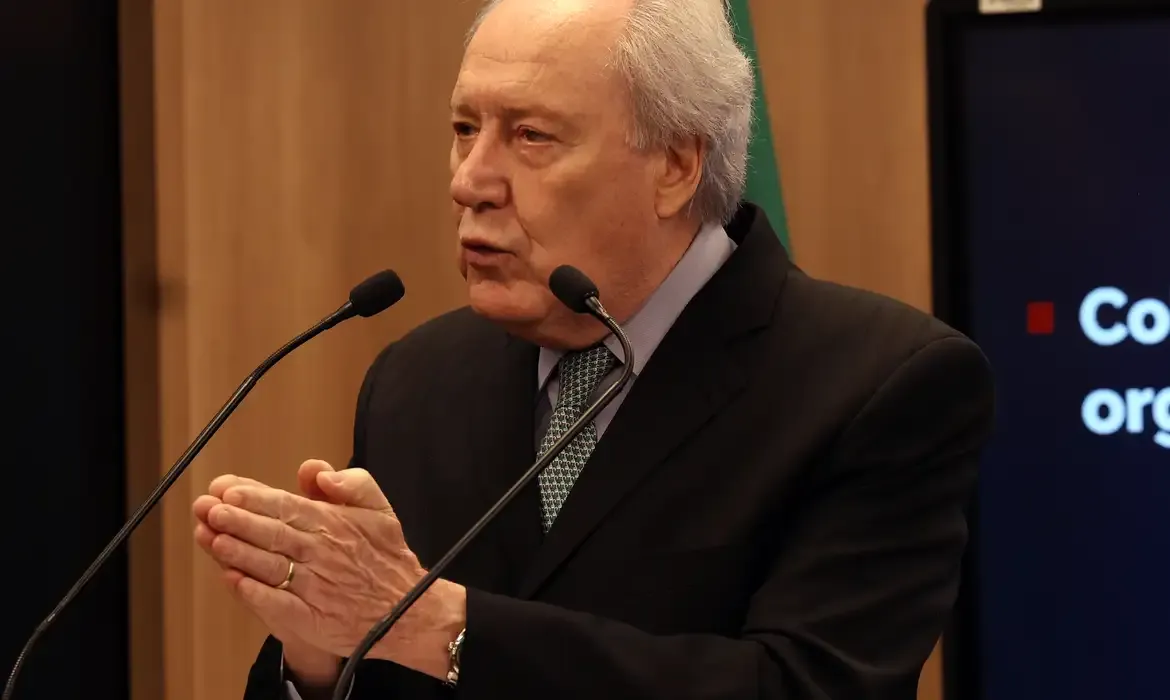 Lewandowski revela ponta do iceberg das operações contra crime em combustíveis