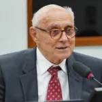 Suplicy é internado após mal-estar durante congresso em Maricá