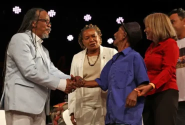 Comunidades em GO e AM recebem certificado de quilombolas em cerimônia histórica