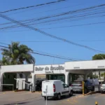 Brasília (DF) 07/08/2025 Fachada do condomínio Solar de Brasília, onde mora e cumpre prisão domiciliar o ex-presidente Jair Bolsonaro. Foto: Fabio Rodrigues-Pozzebom/ Agência Brasil