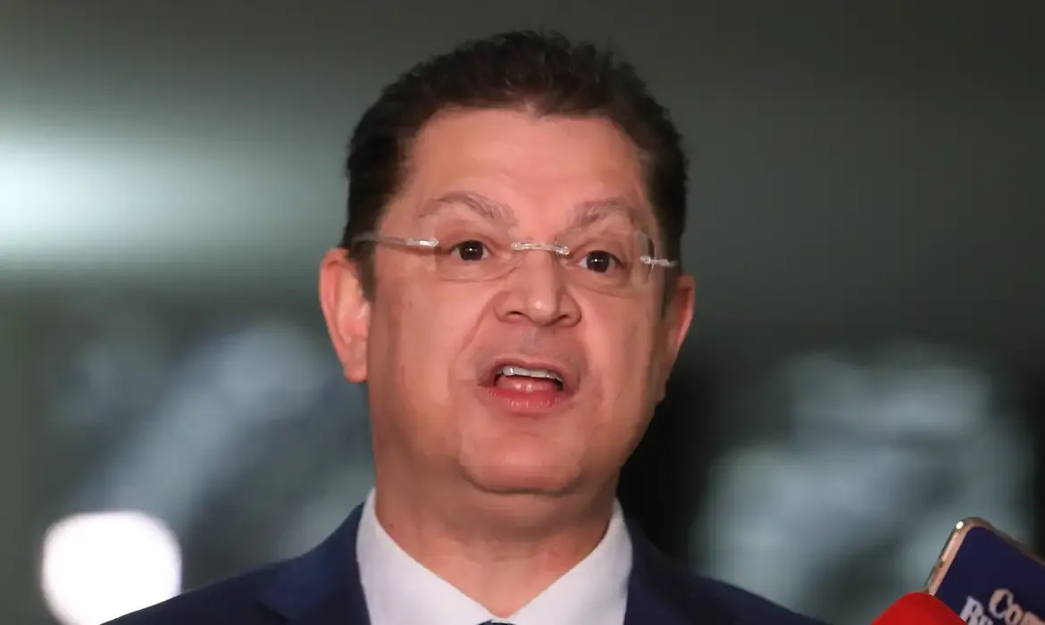 Brasília (DF), 26/06/2025 - O líder do PL na Câmara, Deputado Sóstenes Cavalcante, durante coletiva no Salão Verde. Falou sobre a votação do IOF.. Foto: Lula Marques/Agência Brasil