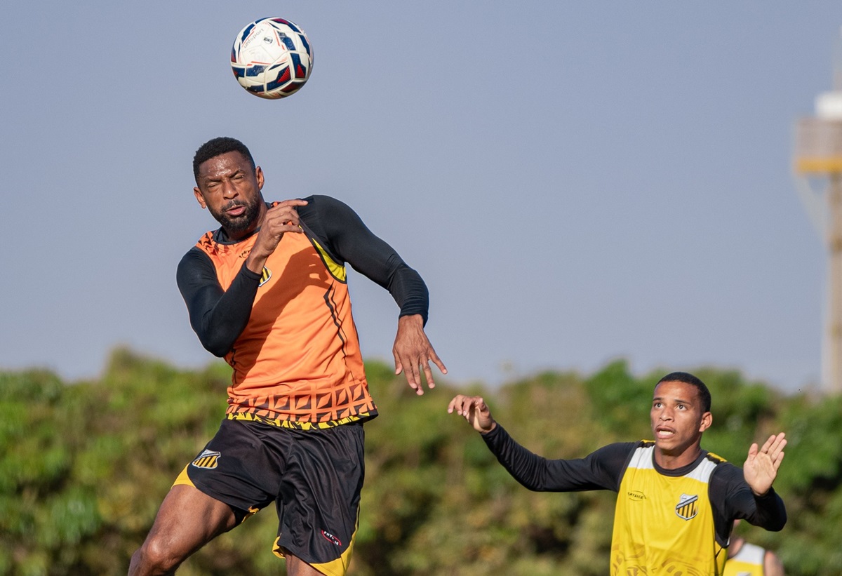 Criciúma x Novorizontino: onde assistir, escalações e análise do duelo pela Série B. Imagem: @basso.photo Novorizontino