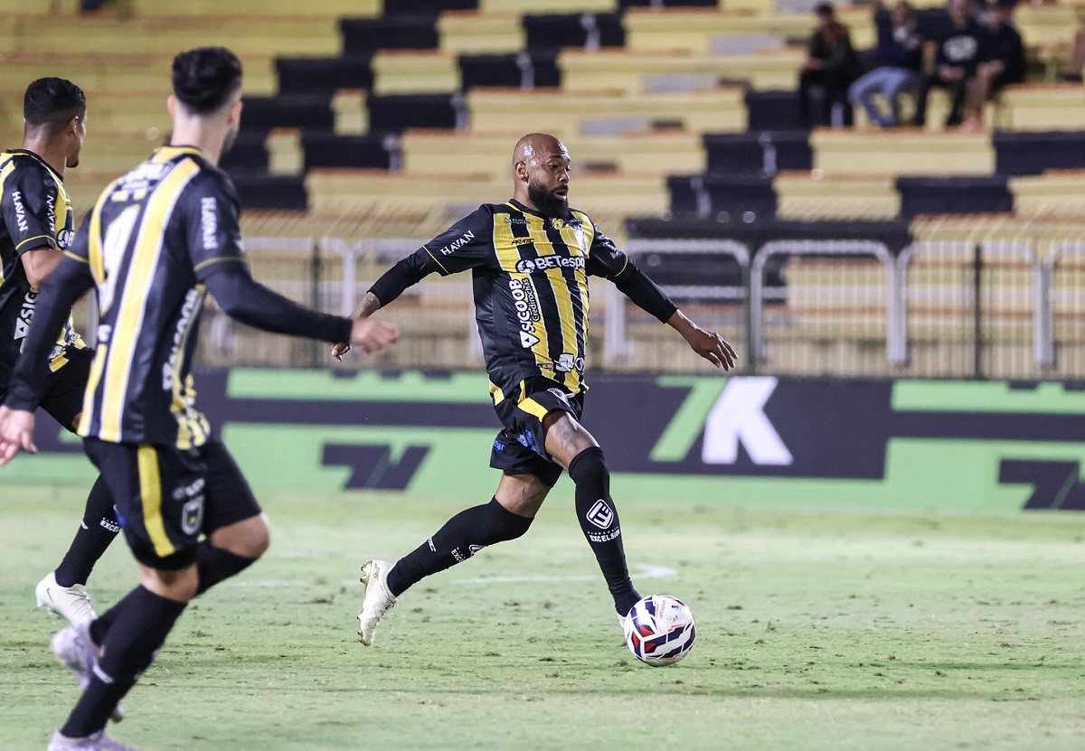 Volta Redonda x CRB: onde assistir, escalações e tudo sobre o duelo pela Série B. Imagem: @ecacrescimos