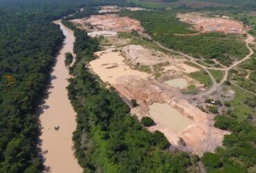 À Cooperativa dos Garimpeiros do Vale do Rio Peixoto (Coogavepe), o MPMT recomendou a proibição total da extração mineral sem a devida licença e titulação.