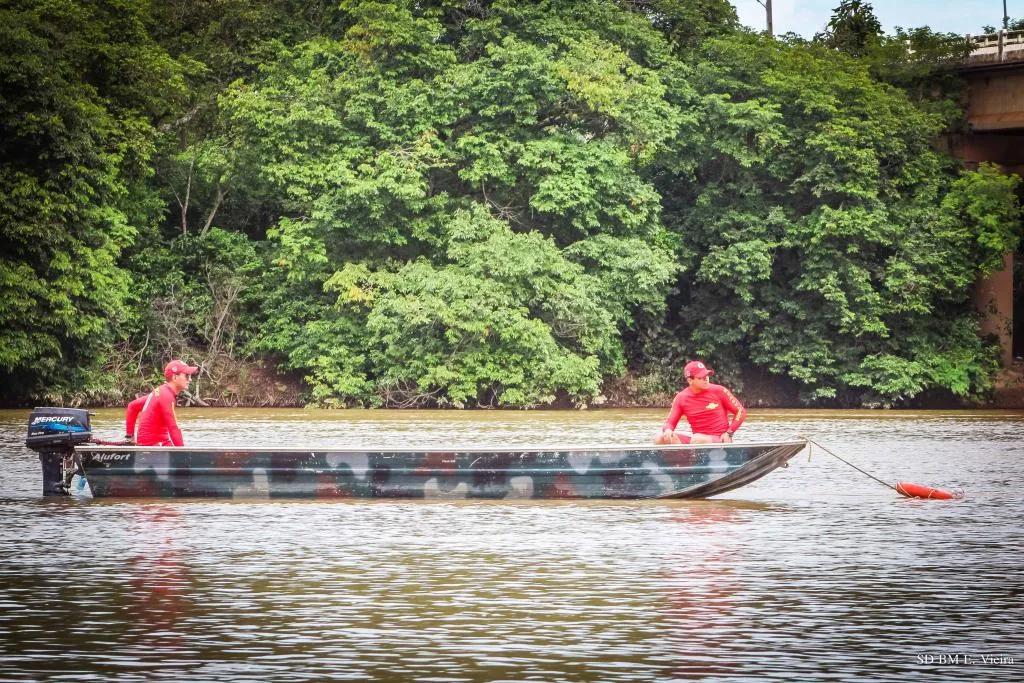 Jovem morre afogado ao tentar atravessar o Rio Garças com amigos