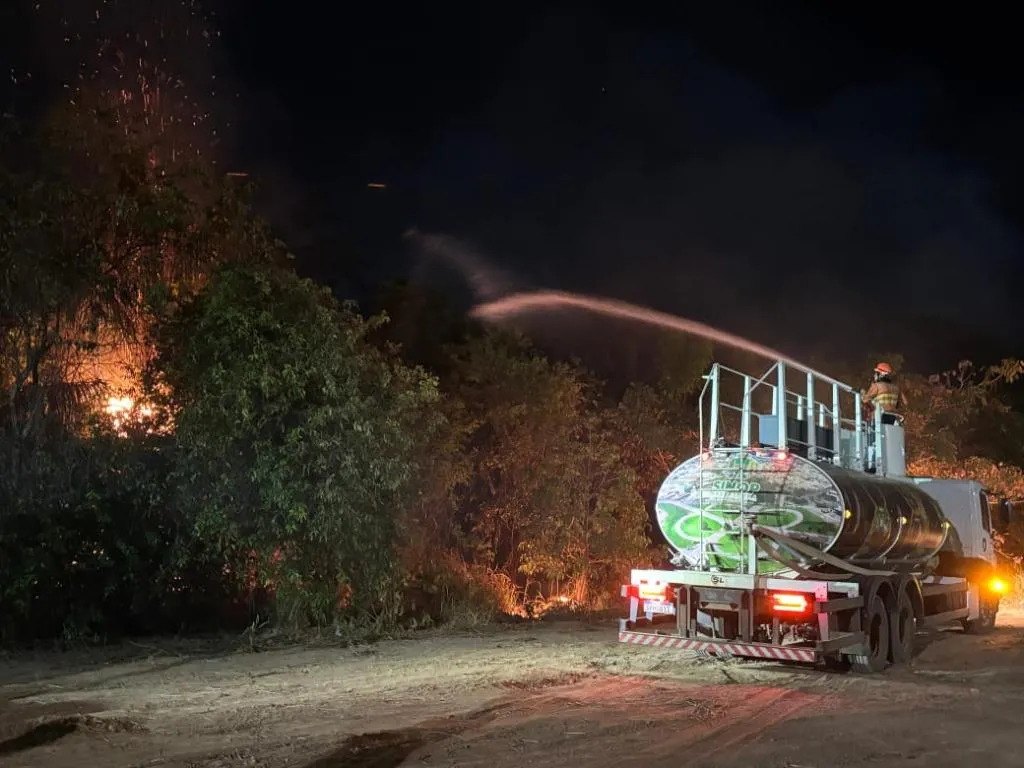 Bombeiros controlam incêndio em reserva florestal de Mato Grosso e preservam Parque em Sinop