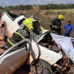 Acidente na MT-473 deixa vítima presa às ferragens após colisão frontal