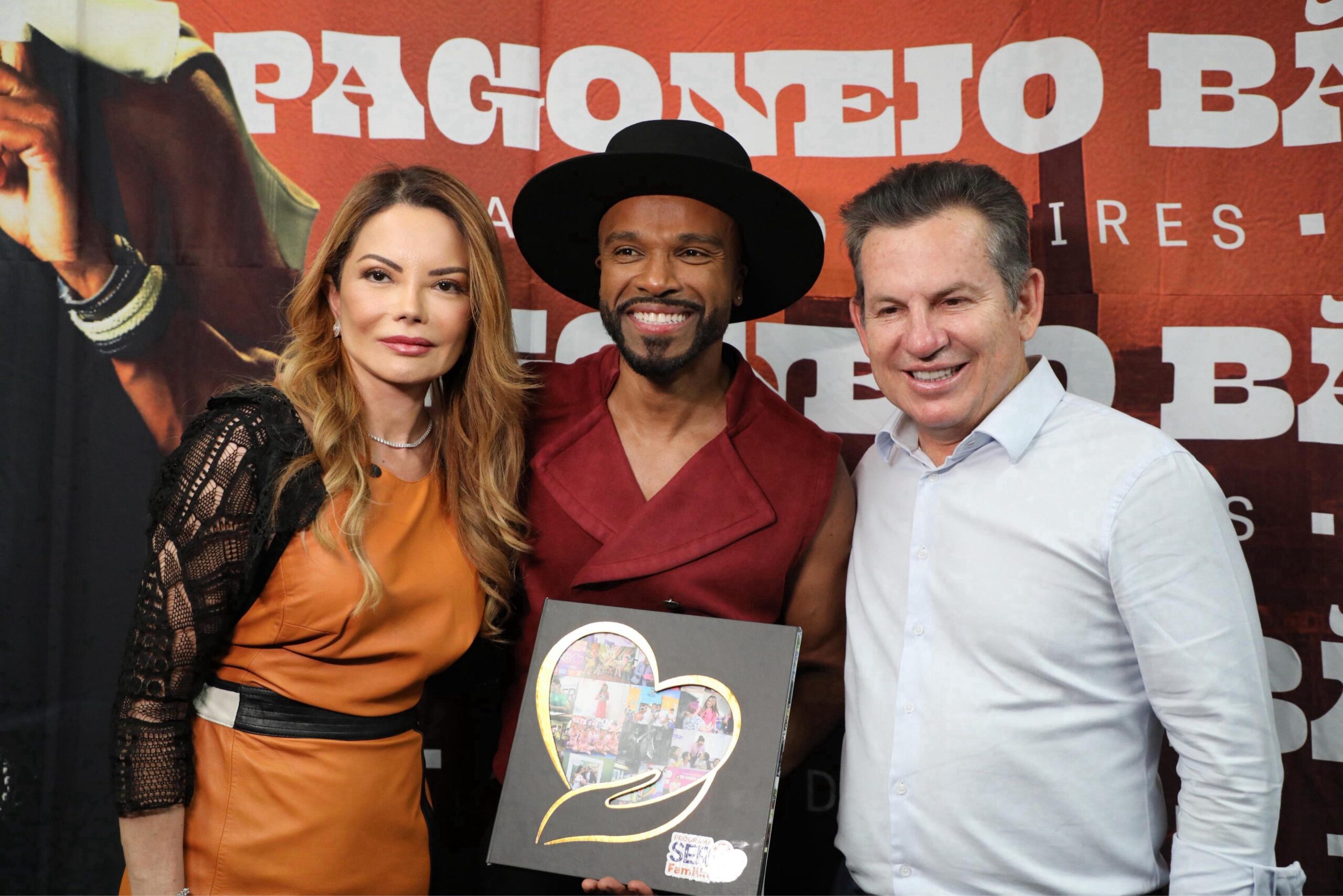 Alexandre Pires elogia ações sociais de Virginia Mendes em Mato Grosso