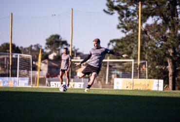 Criciúma x Novorizontino: onde assistir, escalações e análise do duelo pela Série B. Imagem: Celso da Luz João Vitor Pereira CEC