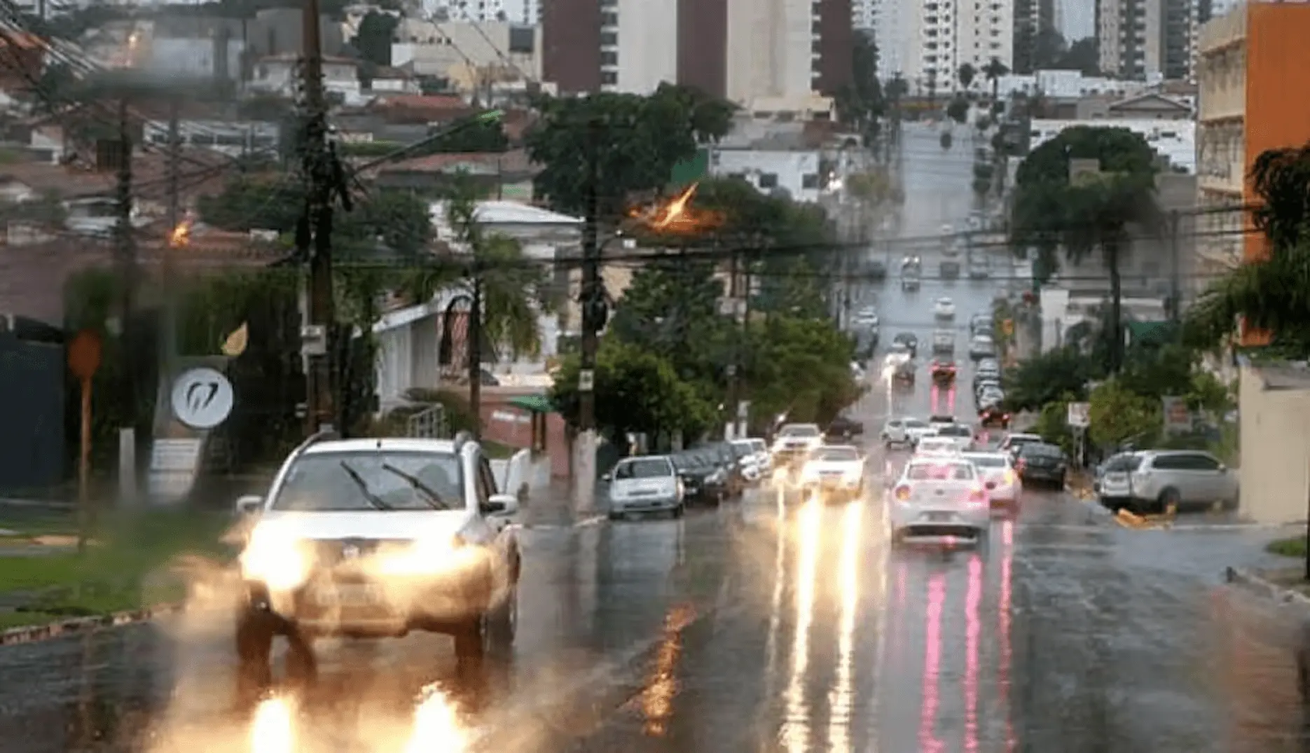 Chuva na capital de Mato Grosso