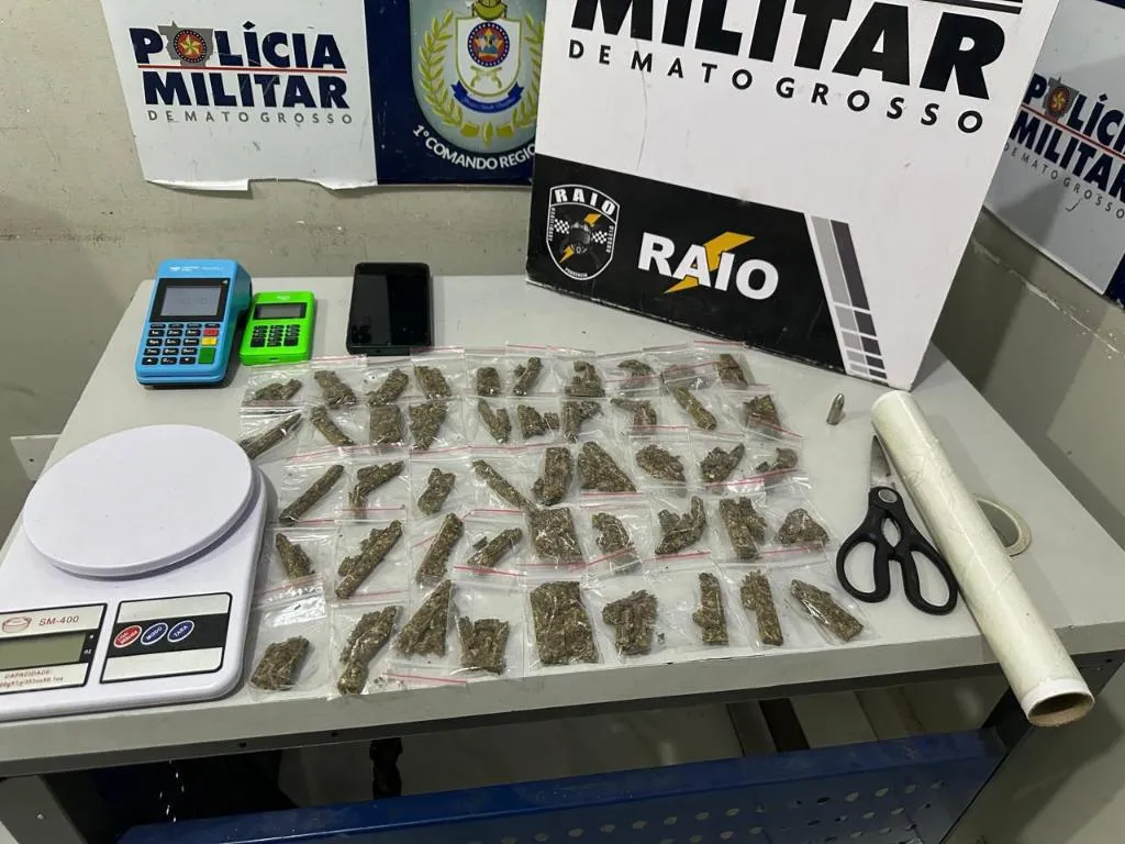 Casal é preso por tráfico de drogas com 47 porções de maconha em Cuiabá