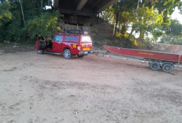 Bombeiros resgatam corpo de idoso que caiu em rio durante pescaria