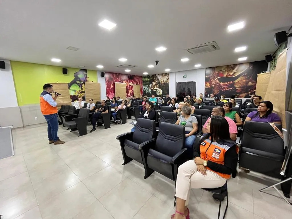 Defesa Civil realiza encontro para capacitar coordenadores municipais