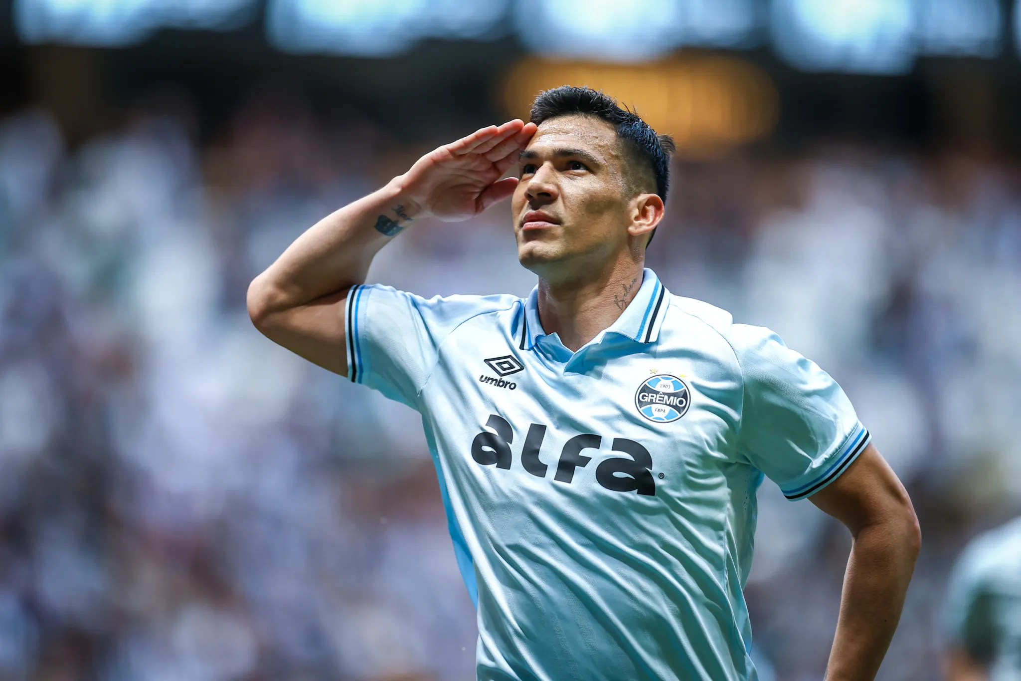 Grêmio vira pra cima do Atlético-MG e vence na abertura do returno do Brasileirão