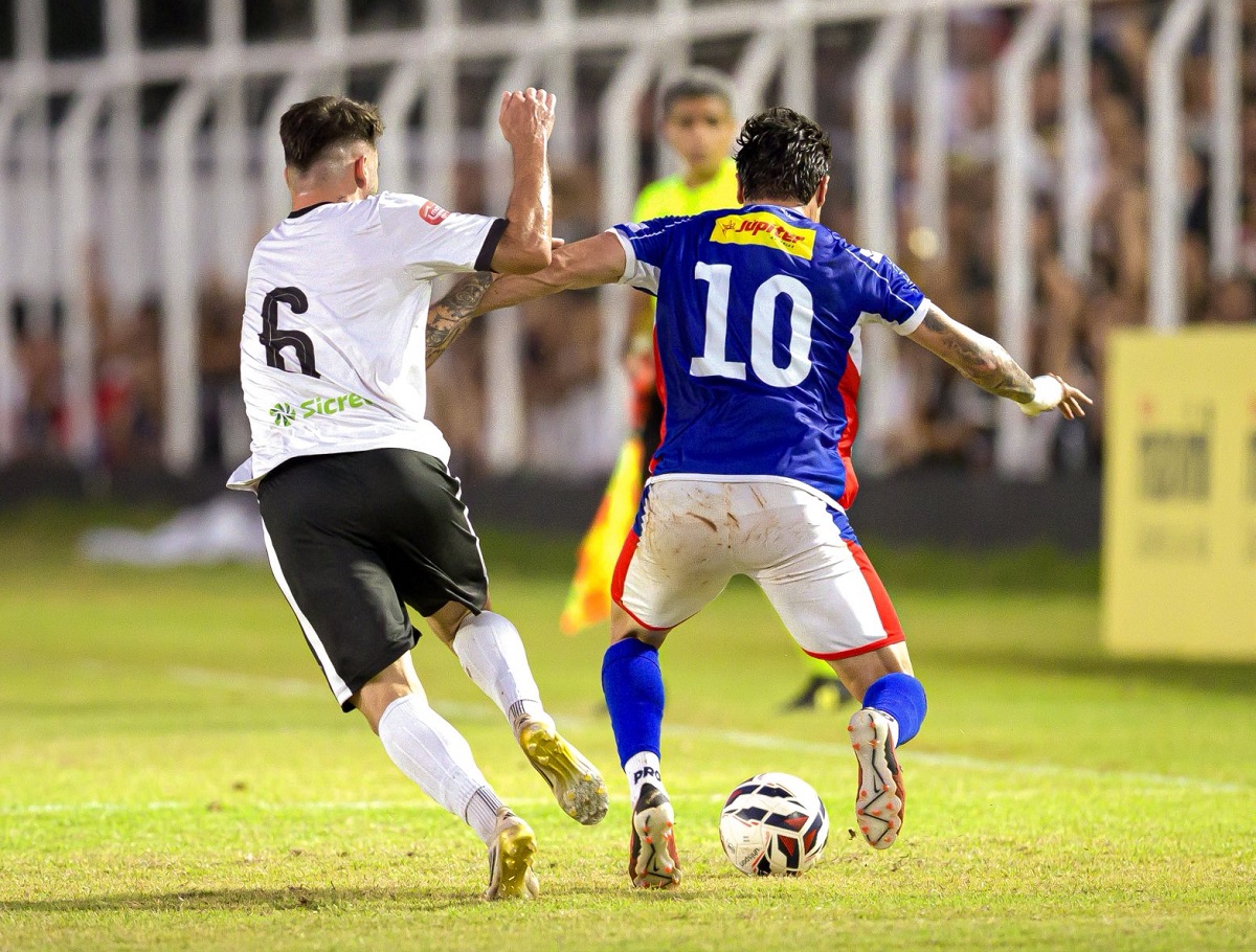 Lance de Mixto e Cianorte neste sábado (23). Jonathan Domingos/Cianorte