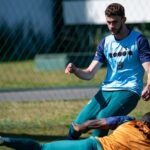 Coritiba x Ferroviária: onde assistir, escalações e tudo sobre o duelo pela Série B. Imagem: JP Pacheco Coritiba