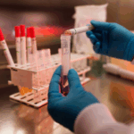 Coordenadora do Serviço de Atendimento Especializado (SAE), doutora Gabriela Porazzi, reforça a importância da testagem anual e do uso de preservativos para conter o avanço da infecção no município