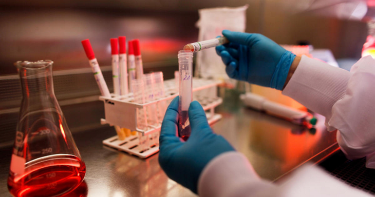 Coordenadora do Serviço de Atendimento Especializado (SAE), doutora Gabriela Porazzi, reforça a importância da testagem anual e do uso de preservativos para conter o avanço da infecção no município