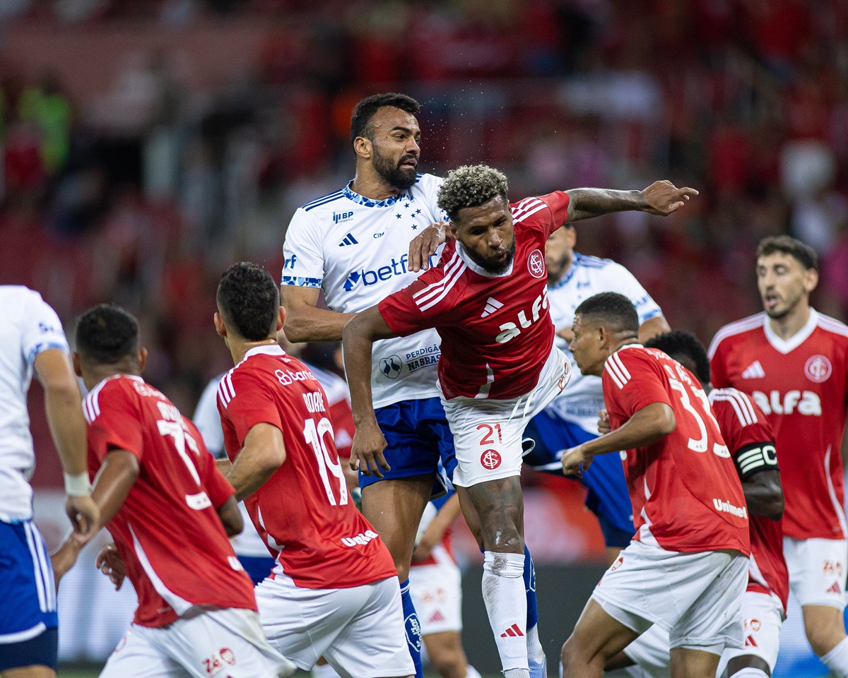 Cruzeiro x Internacional: onde assistir escalações do confronto pelo Brasileirão 2025. Imagem: Lucas Bubols/Cruzeiro