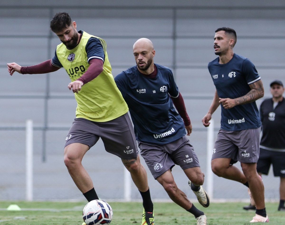 Ferroviária x Amazonas: Onde assistir e tudo sobre o confronto direto na luta contra o Z4 da Série B. Imagem: Luis Miguel Ferreira Ferroviária SAF
