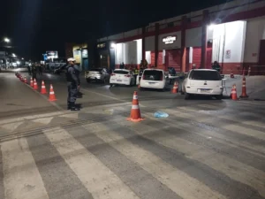 Operação Lei Seca prende sete motoristas embriagados e retira 40 veículos em Várzea Grande