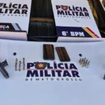 Polícia apreende armas e recupera moto furtada em Cáceres durante operação