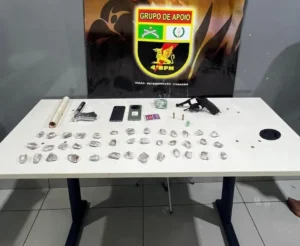 Polícia prende foragidos por tráfico de drogas e porte ilegal de arma em Várzea Grande
