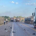 Pai e filhos morrem em acidente entre moto e caminhão na BR-158.png